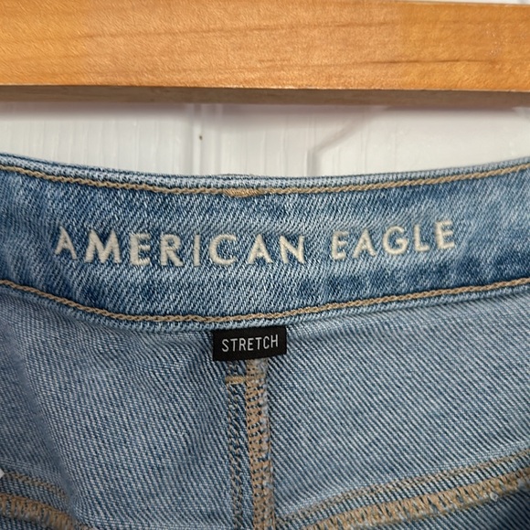 American Eagle - Mom Straight Jean (Light Wash) - Picture 3 of 4